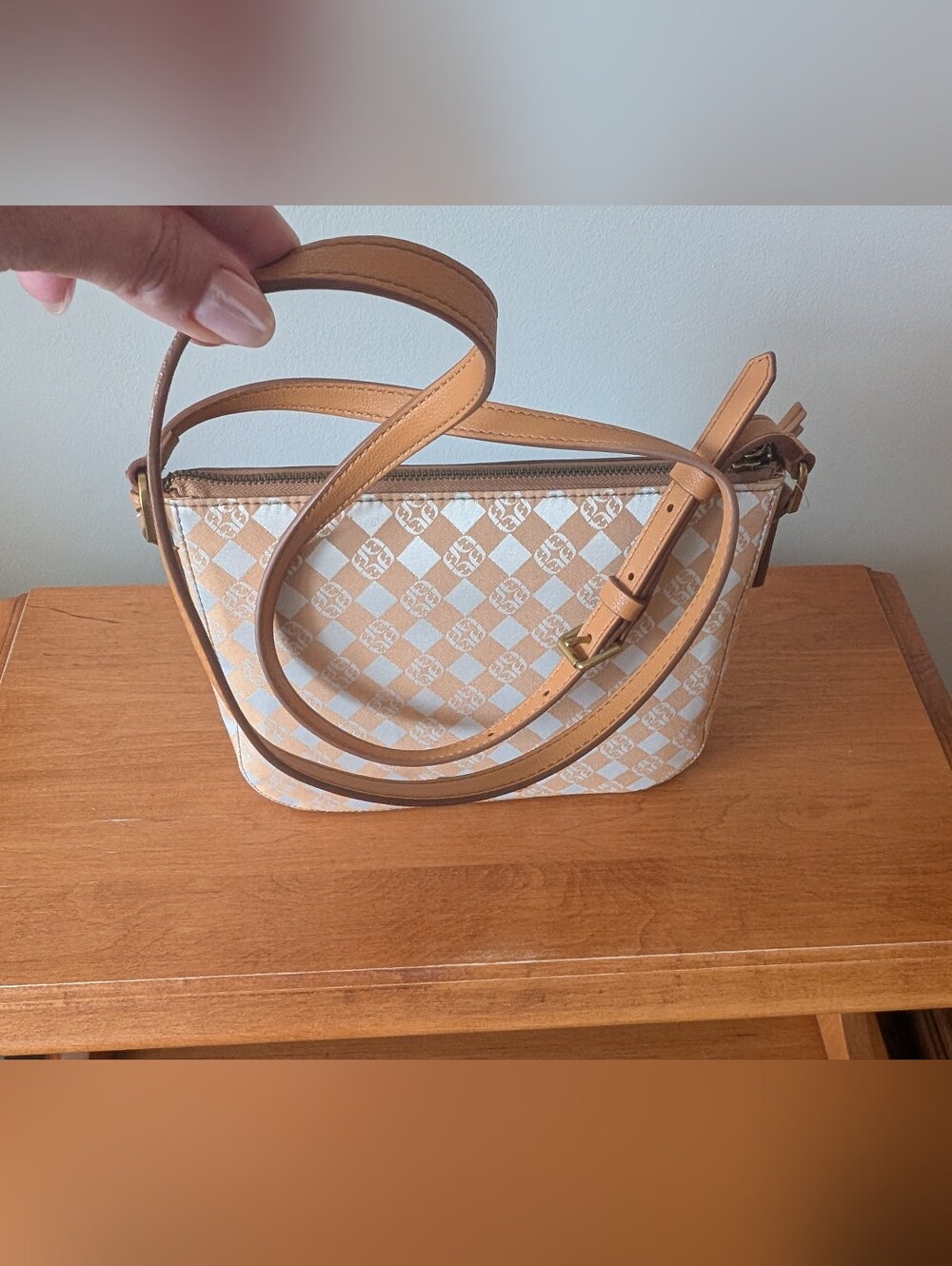 Fossil Women's Tan & White Patterned Crossbody Bag - Picture 6 of 9